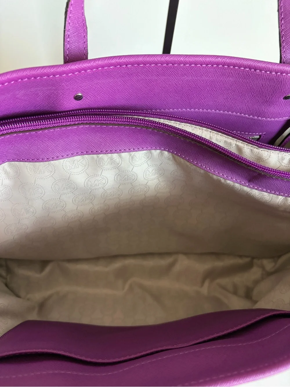 Michael Kors Jet Set Travel Multifunction Tote Saffiano Leather in Pomegranate